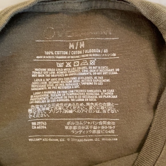 Men’s Volcom Fitted Tee - Medium - Picture 3 of 3